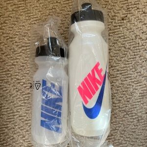 NWT Set of 2 Nike Big Mouth Graphic Water Bottles